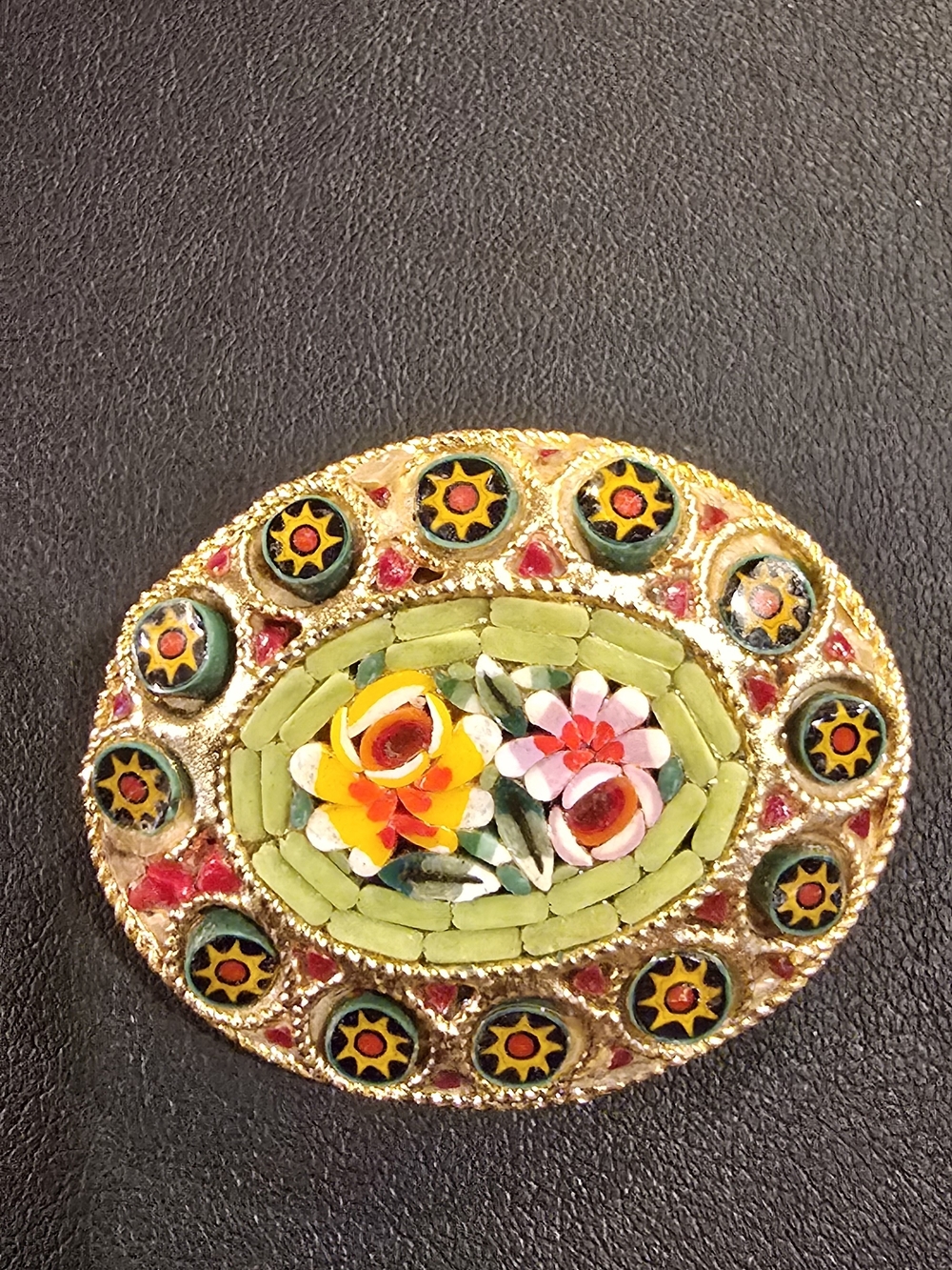 Vintage-Inspired Green Floral Mosaic Brooch - Designer Style - Picture 2 of 5